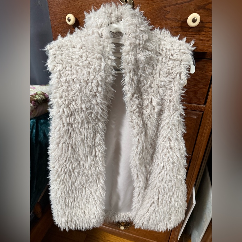 Fluffy Off-White Vest